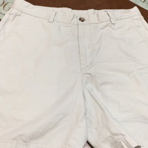 Vineyard Vines Breaker short. Beige  7 inch